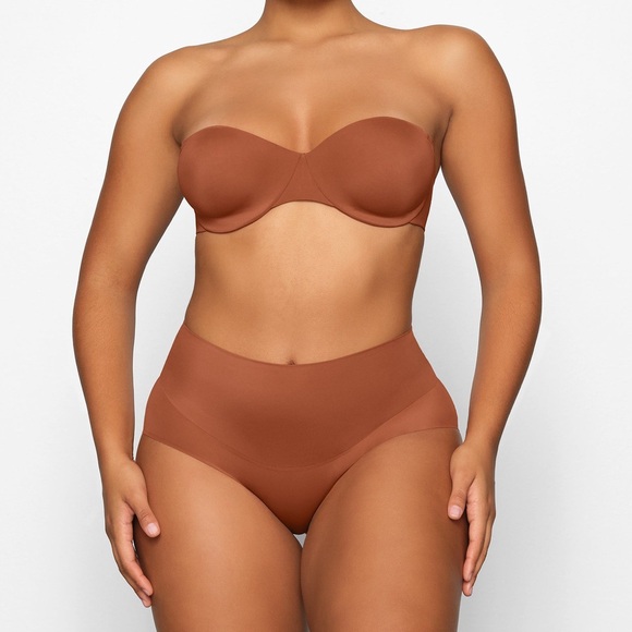 Skims smoothing intimates strapless bra - Picture 7 of 11